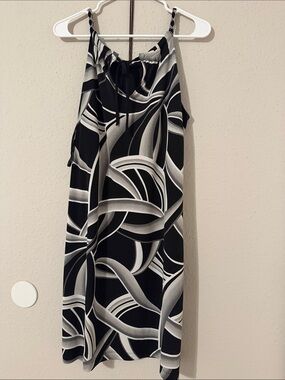White House Black Market Black & White Abstract Wave Cami with Chain Straps